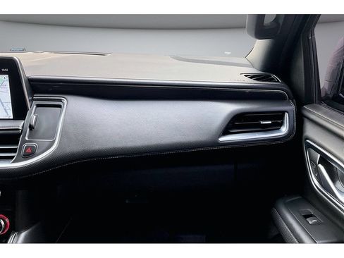 Used 2023 GMC Yukon XL AT4 w/ AT4 Premium Package AWD/4WD image 47
