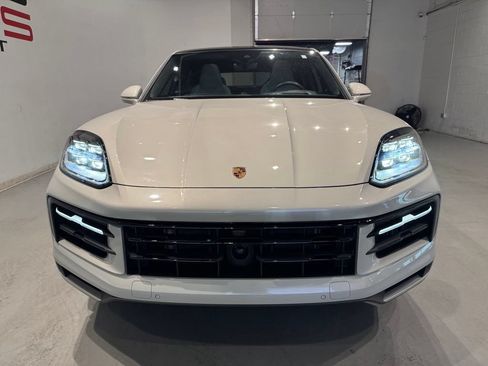 Used 2025 Porsche Cayenne Coupe AWD/4WD image 11