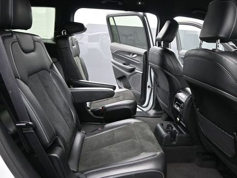 Used 2023 Jeep Grand Cherokee L Laredo image 21