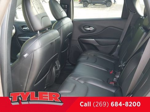Used 2021 Jeep Cherokee Limited AWD/4WD image 37