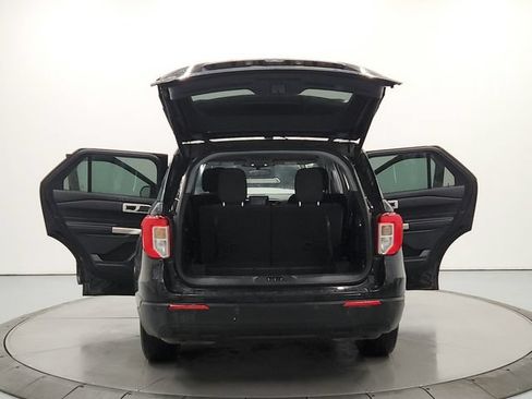 Used 2021 Ford Explorer XLT RWD image 14
