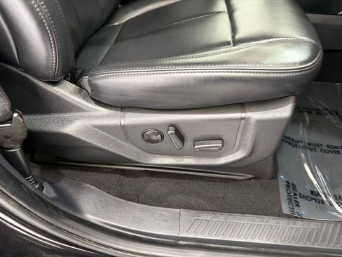 Used 2024 Ford Expedition XLT image 24