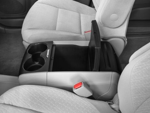 Used 2017 Toyota Sienna LE image 18