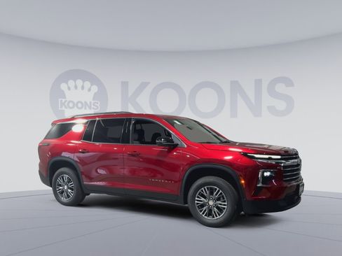 New 2026 Chevrolet Traverse LT w/ Enhanced Driving Package image 4