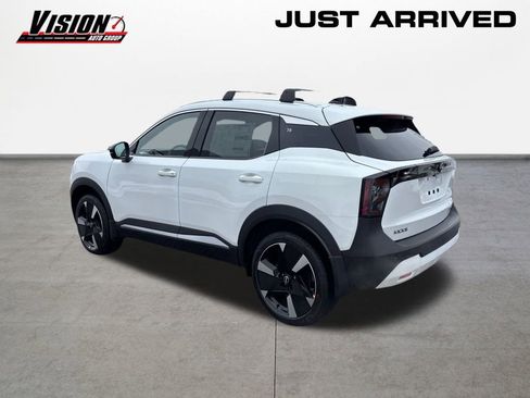 New 2026 Nissan Kicks SR w/ Cold Weather Package image 7