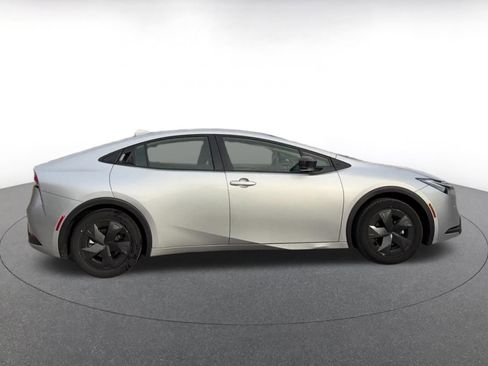 Used 2025 Toyota Prius LE image 16