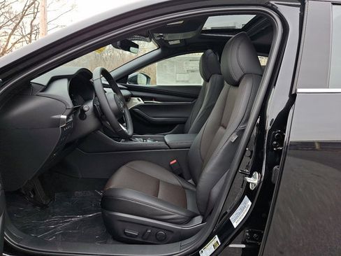 New 2026 MAZDA MAZDA3 Hatchback w/Premium Plus Pkg image 11