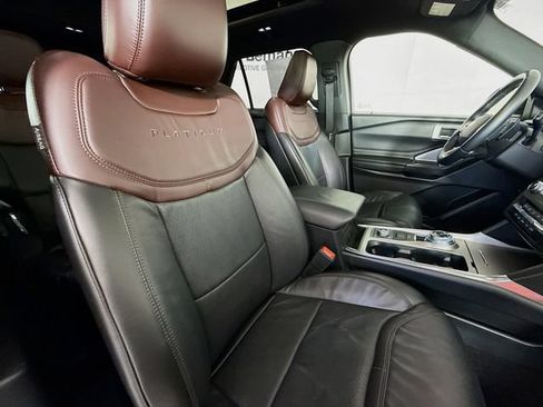 Used 2020 Ford Explorer Platinum w/ Premium Technology Package AWD/4WD image 31