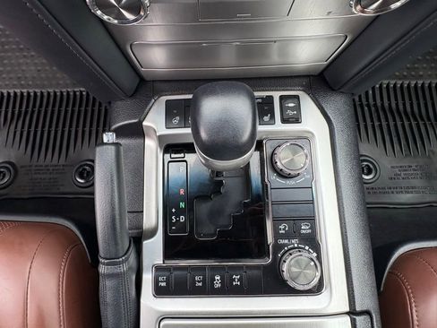 Used 2020 Toyota Land Cruiser AWD/4WD image 21