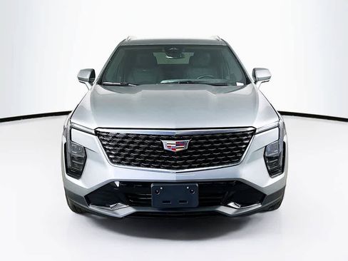 Used 2025 Cadillac XT4 Premium Luxury FWD image 6