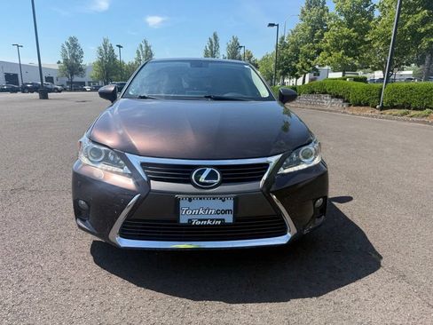 Used 2016 Lexus CT 200h w/ Navigation Package FWD image 2