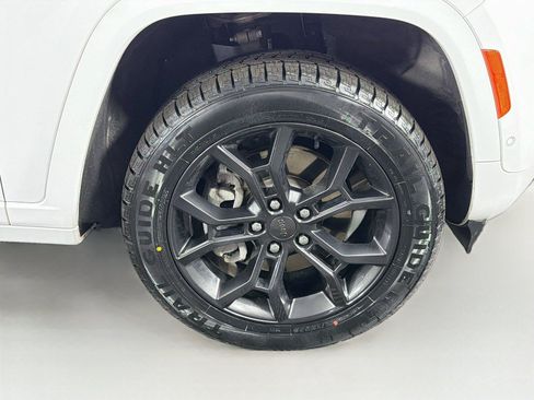 Used 2023 Jeep Grand Cherokee 30th Anniversary AWD/4WD image 37