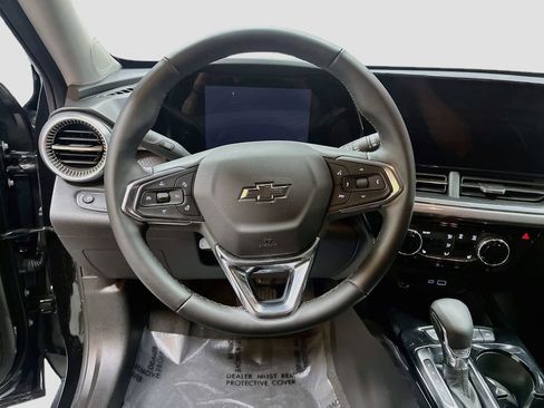 Used 2025 Chevrolet Trax ACTIV w/ Driver Confidence Package FWD image 11