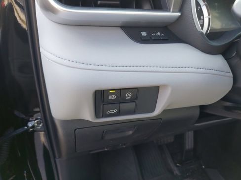 Used 2026 Toyota Highlander XLE AWD/4WD image 8