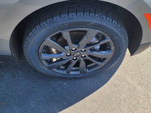 Used 2023 Chevrolet Equinox RS FWD image 15