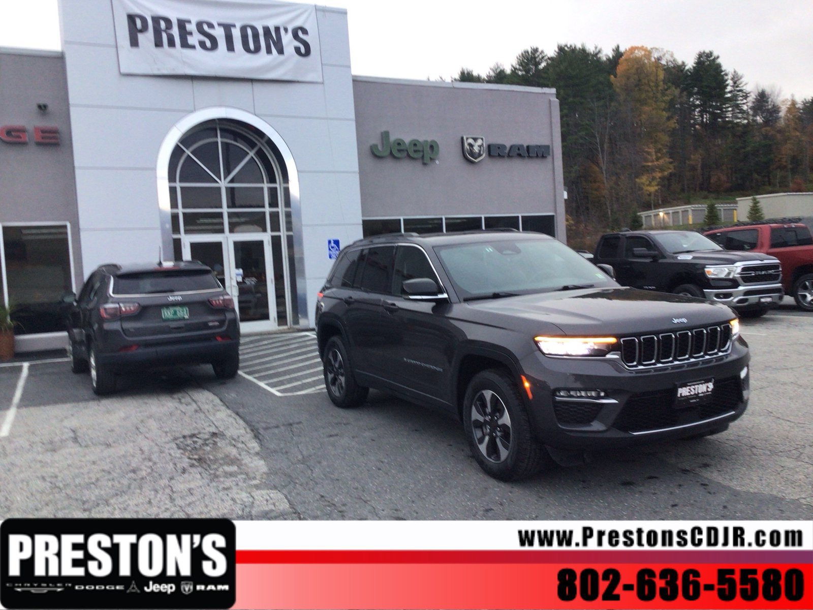 Used 2024 Jeep Grand Cherokee Limited 4xe AWD/4WD image 6