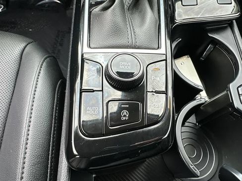 Used 2025 Kia Sportage EX FWD image 22
