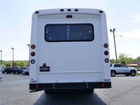 Used 2017 Ford F550 2WD Regular Cab Super Duty image 6
