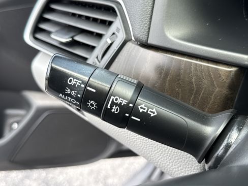 Certified 2019 Honda Accord EX image 33
