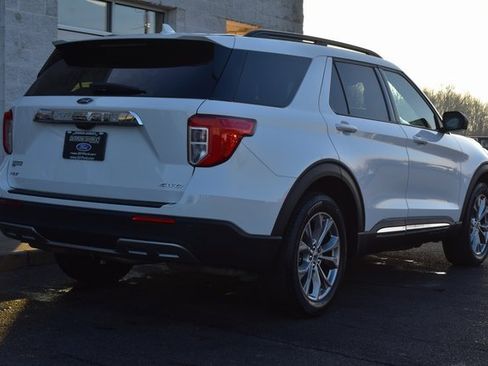 Used 2022 Ford Explorer XLT w/ Equipment Group 202A image 11