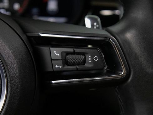 Certified 2025 Porsche Macan AWD/4WD image 19