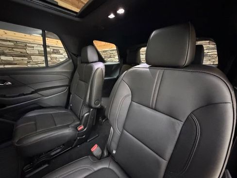 Used 2023 Chevrolet Traverse RS AWD/4WD image 34