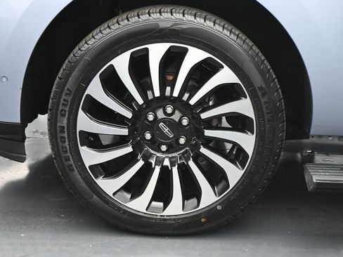 Used 2024 Lincoln Navigator Black Label AWD/4WD image 27