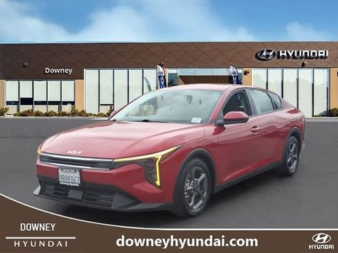 Used 2025 Kia K4 LXS image 1