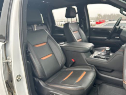 Used 2024 GMC Sierra 1500 AT4 w/ Technology Package AWD/4WD image 18