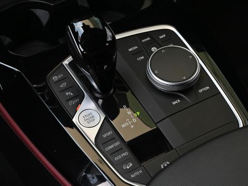 Certified 2025 BMW X4 xDrive30i AWD/4WD image 31