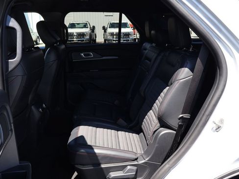 Used 2026 Ford Explorer ST-Line RWD image 19