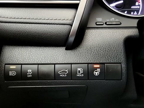 Used 2021 Toyota Camry LE w/ Cold Weather Package FWD image 31