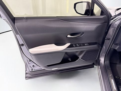 Used 2019 Lexus UX 200 FWD image 24