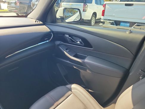 Used 2023 Chevrolet Traverse RS FWD image 12