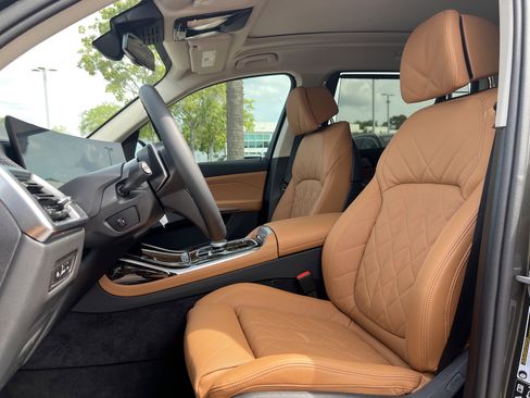 Used 2026 BMW X7 xDrive40i image 16