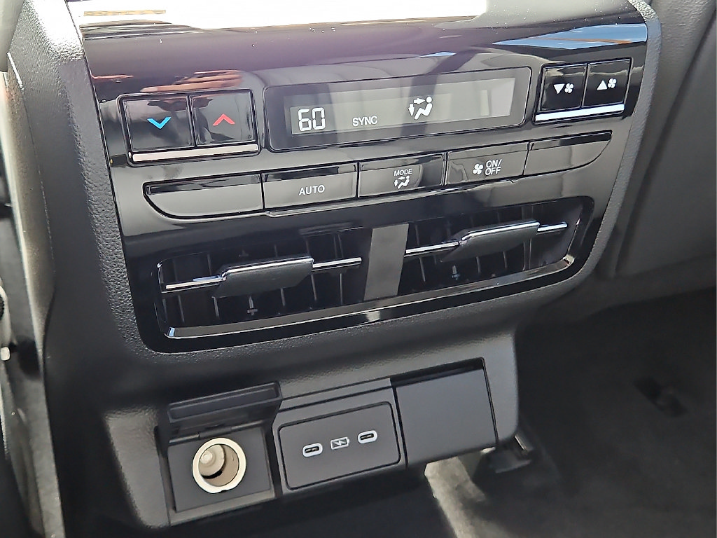 Certified 2026 Acura MDX w/ Technology Package FWD image 16