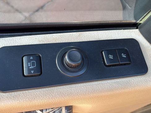 Used 2012 Ford F250 King Ranch w/ King Ranch w/Chrome Pkg AWD/4WD image 9