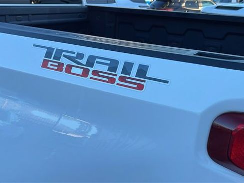 Used 2025 Chevrolet Silverado 1500 LT Trail Boss w/ Convenience Package II image 32