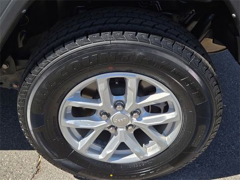 Used 2023 Jeep Wrangler Sport S image 11