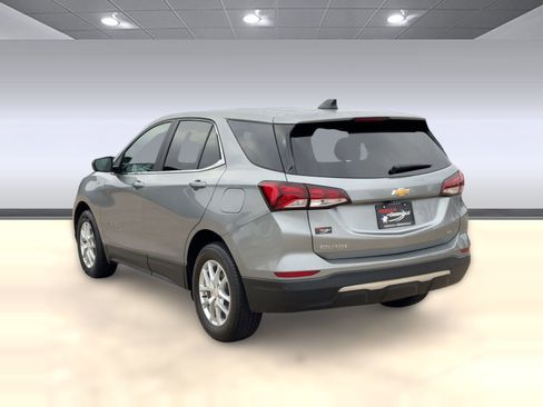 Used 2023 Chevrolet Equinox LT w/ Driver Convenience Package image 3