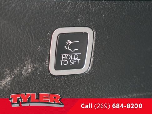 Used 2024 Jeep Wagoneer L Series II w/ Flexible Seating Group AWD/4WD image 16