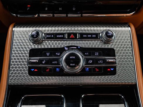 Used 2020 Lincoln Aviator Black Label Grand Touring AWD/4WD image 40
