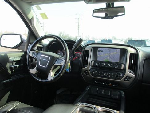Used 2015 GMC Sierra 2500 Denali w/ Suspension Package, Off-Road image 25