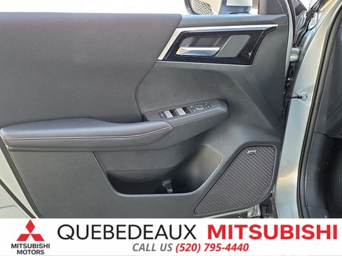 New 2026 Mitsubishi Outlander ES FWD image 10