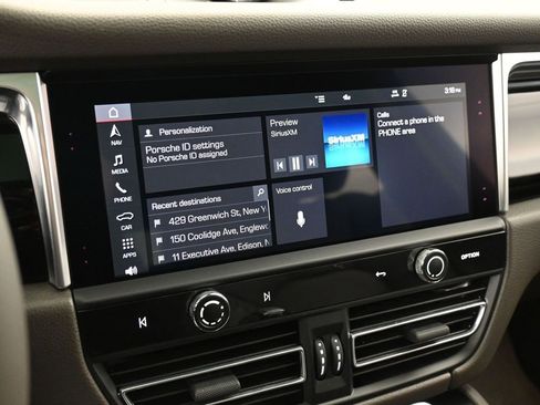 Certified 2022 Porsche Macan image 21