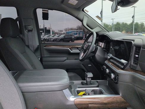 Used 2025 GMC Sierra 1500 Elevation image 7