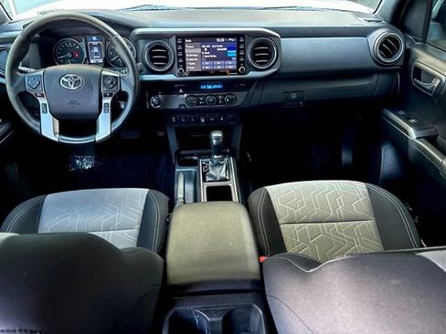 Used 2022 Toyota Tacoma TRD Off-Road w/ Technology Package RWD image 16
