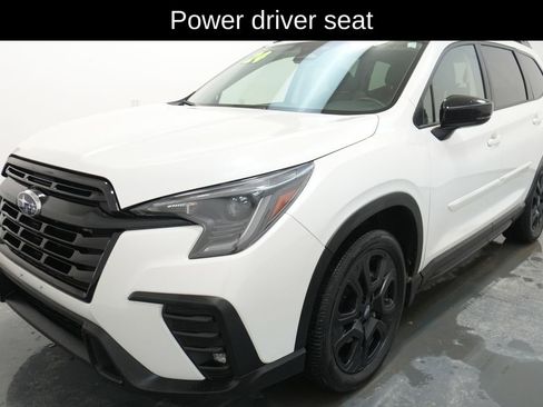 Used 2024 Subaru Ascent Onyx Edition image 3