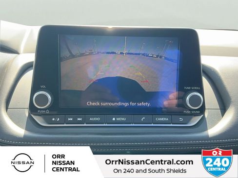 Used 2025 Nissan Rogue SV image 25