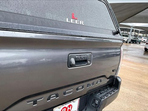 Used 2021 Toyota Tacoma TRD Sport w/ Technology Package AWD/4WD image 10